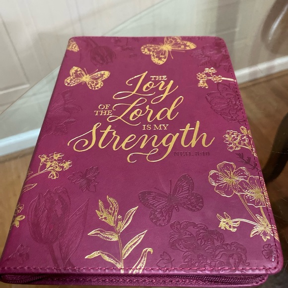 - Brand New Leather With Zipper Journal The Joy Of The Lord Is My Strength - Picture 3 of 7